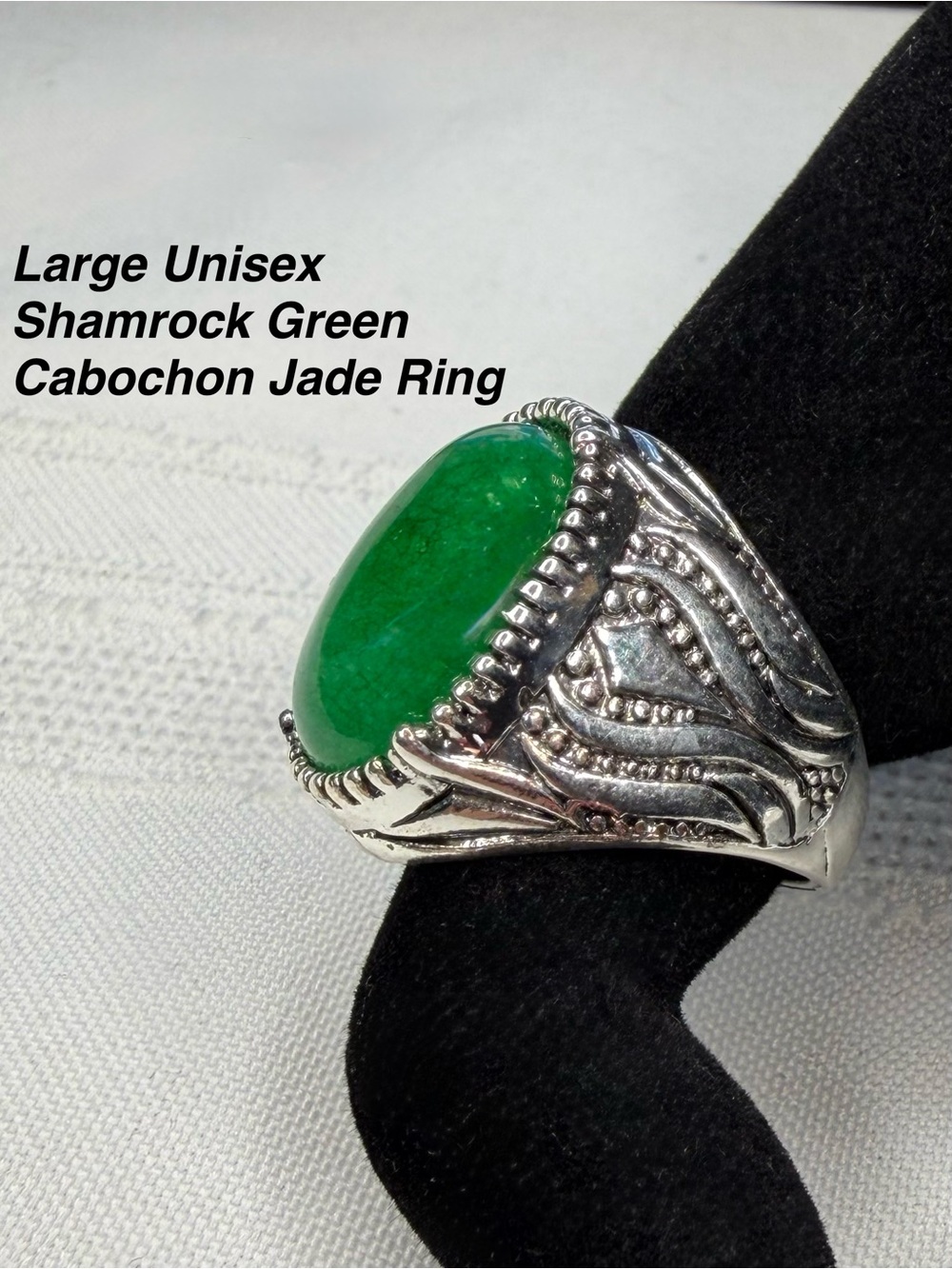 Shamrock Green Cabochon Jade Ring‎ size 8 Unisex